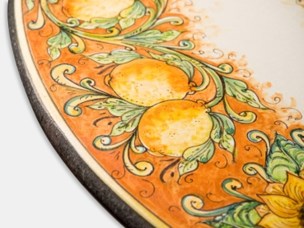 Grande table de jardin colorée en pierre de lave de Sicile avec citrons et tournesols